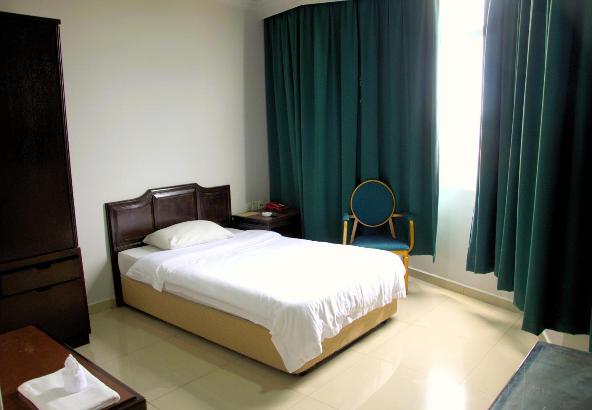 Hotel Green Park Temerloh Quarto foto
